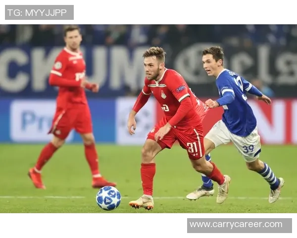 莫斯科火车头与沙尔克零四的激烈对决展现足球魅力与战术智慧