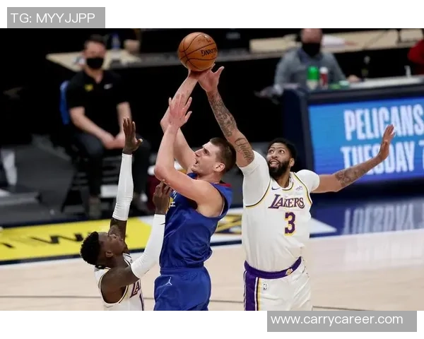 2018年11月28日湖人与掘金的激烈对决回顾与精彩瞬间分析